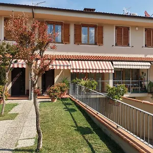 https://villetta-camelia-luminosa-con-piscina-e-giardino.it-tuscanyhotel.com